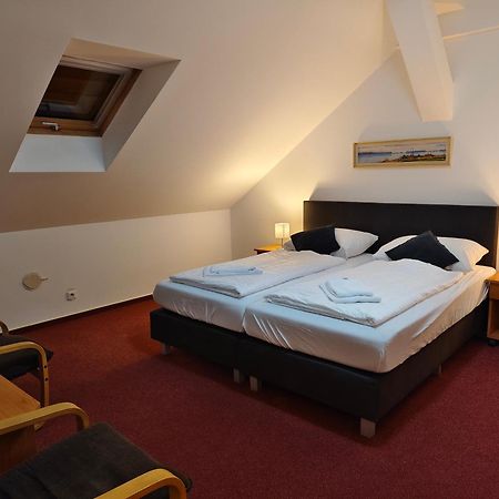 Hotel Bily Konicek Trebon Ngoại thất bức ảnh