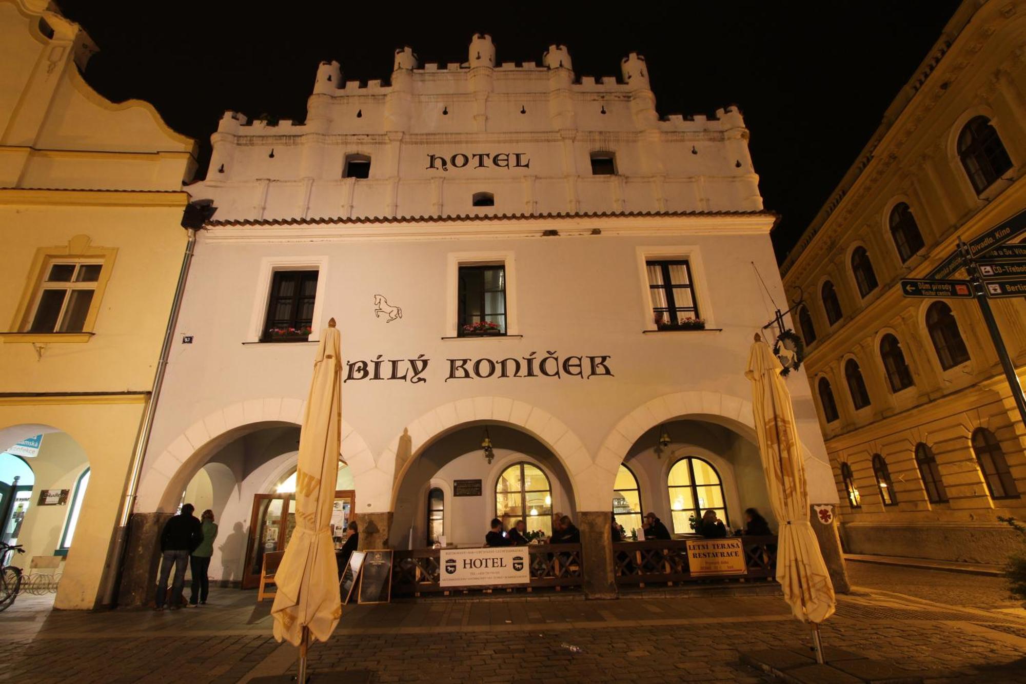 Hotel Bily Konicek Trebon Ngoại thất bức ảnh
