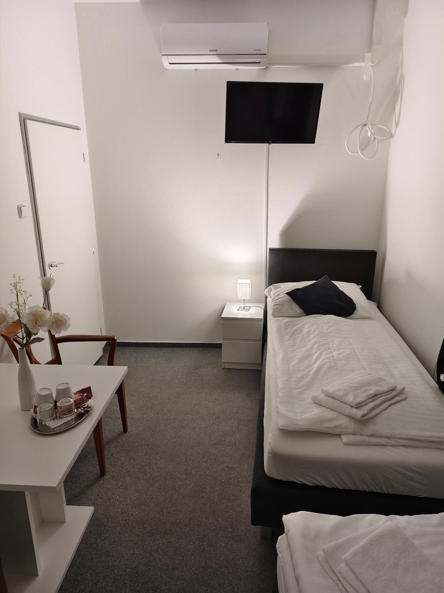 Hotel Bily Konicek Trebon Ngoại thất bức ảnh