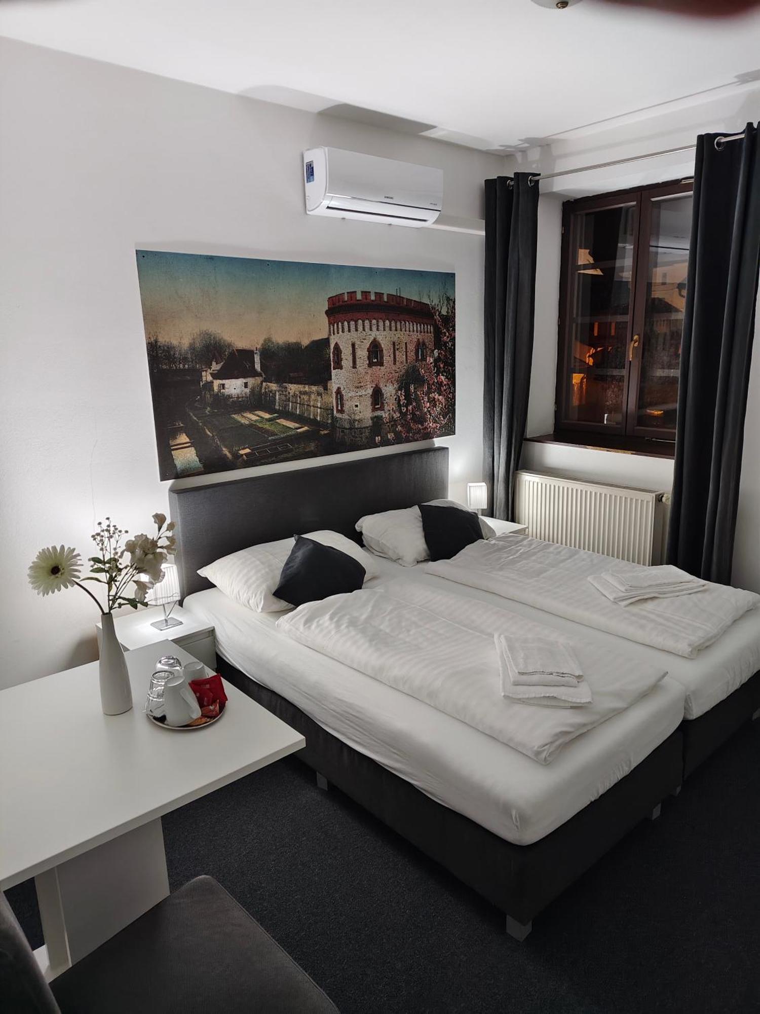 Hotel Bily Konicek Trebon Ngoại thất bức ảnh