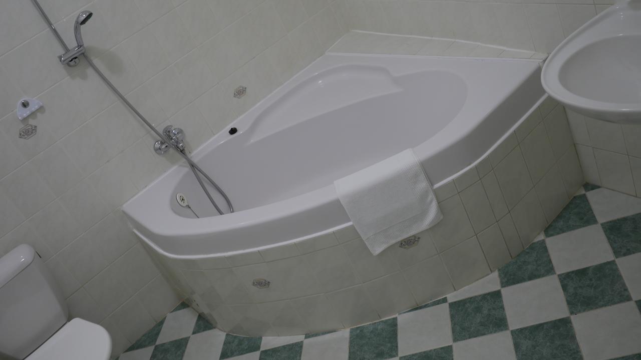 Hotel Bily Konicek Trebon Ngoại thất bức ảnh