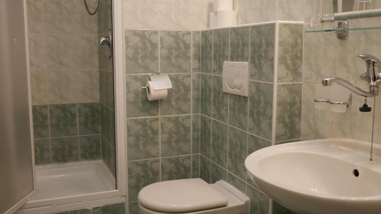 Hotel Bily Konicek Trebon Ngoại thất bức ảnh