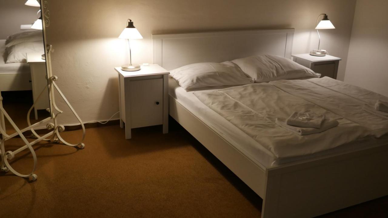 Hotel Bily Konicek Trebon Ngoại thất bức ảnh